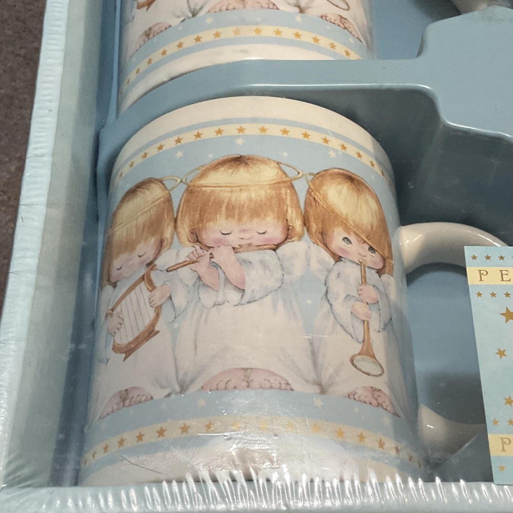 Three Angels Mug Set with Tea - Picture 3 of 7